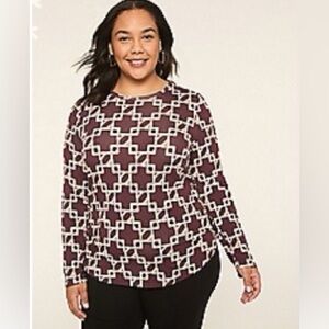 NWT- Women’s plus size 30-32W Burgundy Long Sleeve Geometric Tee